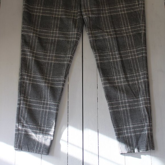 Banana Republic Pleated High Waist Grey Plaid Trousers - Picture 5 of 10